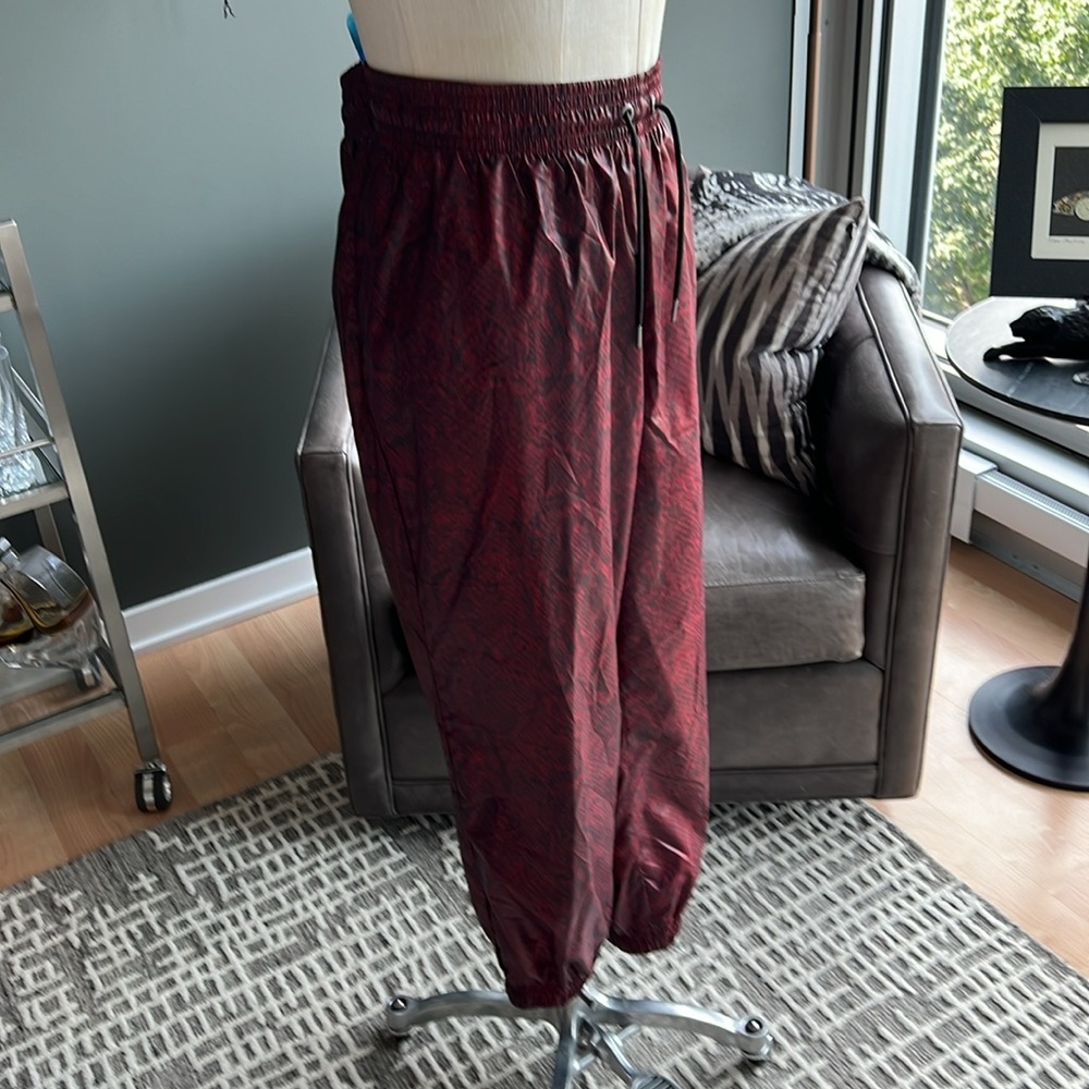 New Women's Nike Python Print Jogger Pants Size XL - Picture 3 of 6
